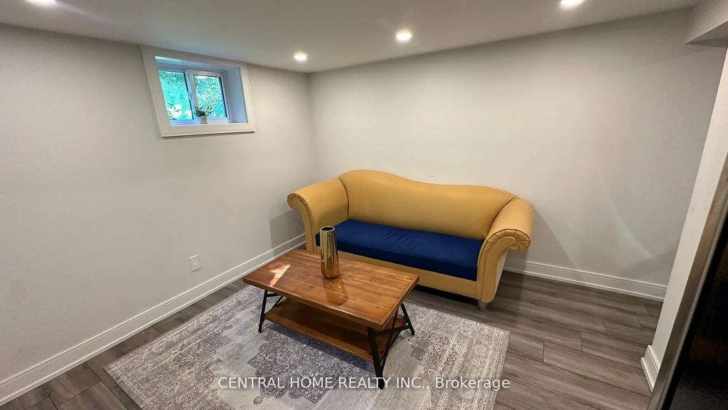 139 Maurice Court Bsmt, Newmarket