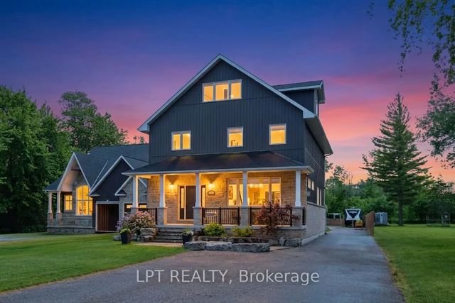 165 Lake Drive E, Georgina