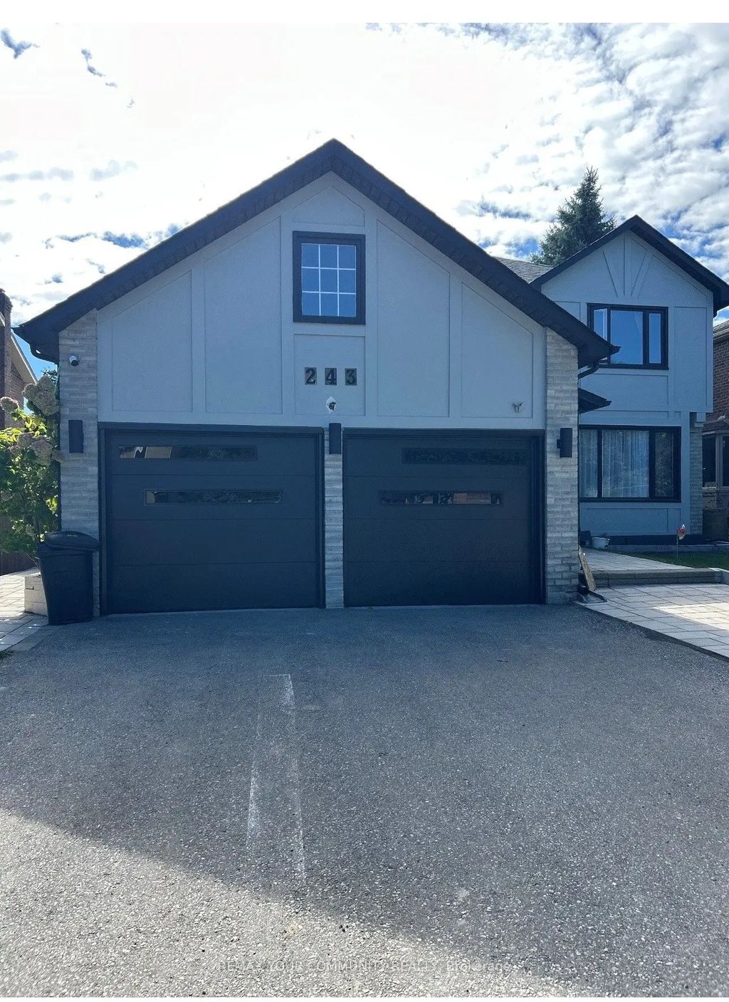 243 Orchard Heights Boulevard, Aurora