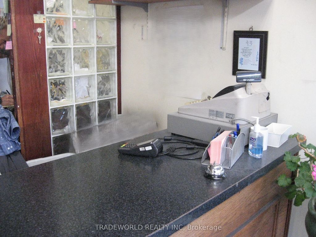 8100 Yonge Street 2b, Vaughan