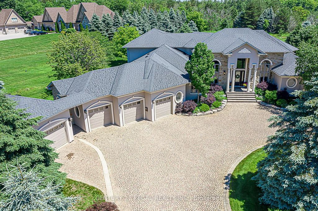 16 Lake Woods Drive, Whitchurch-Stouffville
