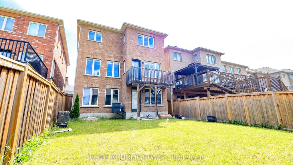 8 Cherry Lane, New Tecumseth