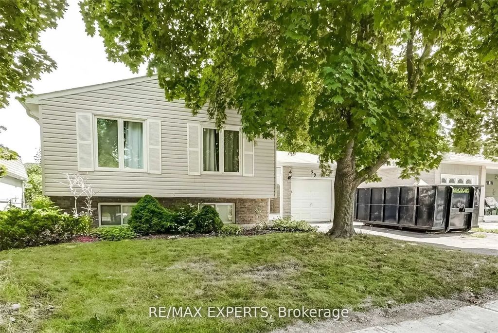 39 The Boulevard Lower, New Tecumseth