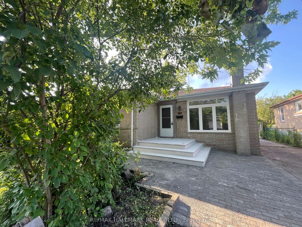 116 Cartier Crescent Main Floor, Richmond Hill