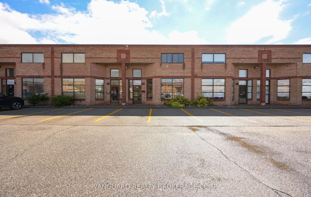 160 Applewood Crescent 29, Vaughan