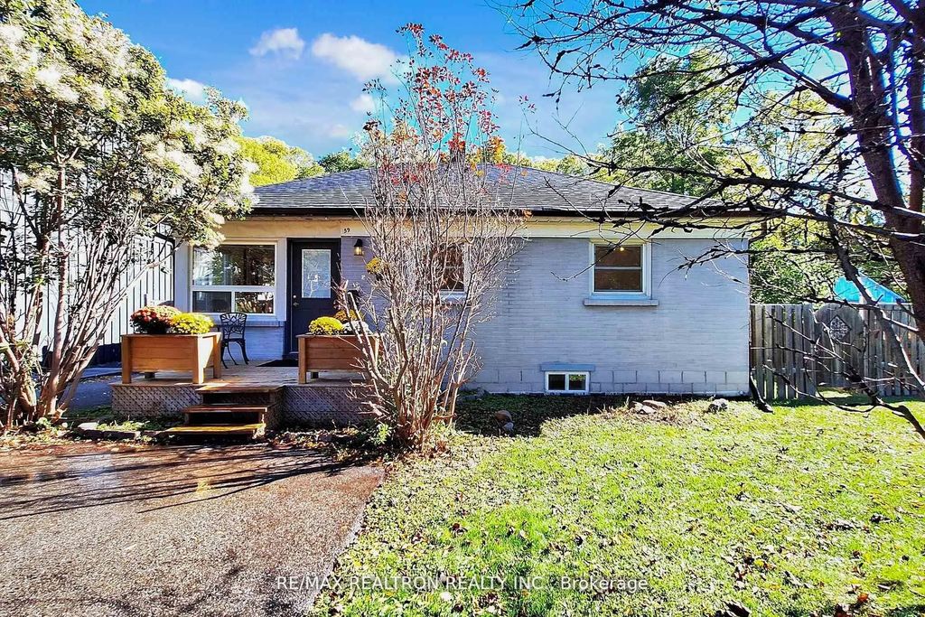 59 Machell Avenue, Aurora