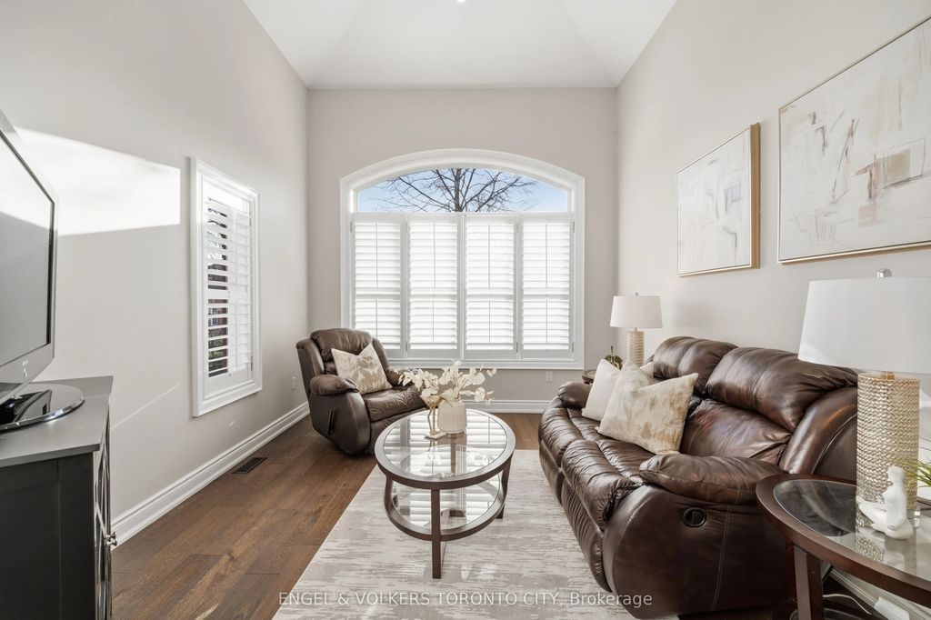 11 Aventura Crescent, Vaughan