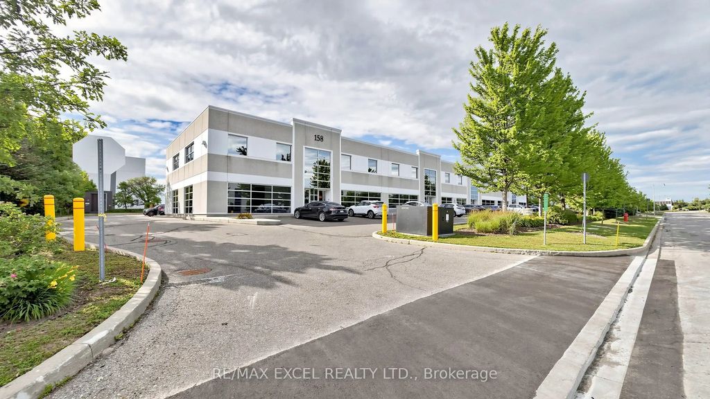 158 Don Hillock Drive 15, Aurora