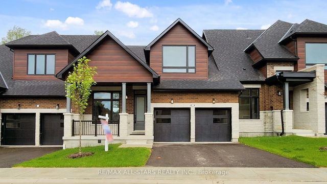 3 Lois Torrance Trail, Uxbridge