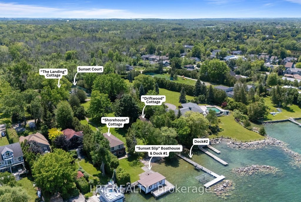 678 Lake Drive E, Georgina