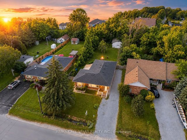 340 Walter Drive, Georgina