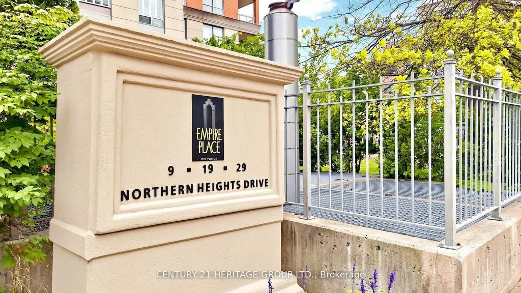 9 Northern Heights Drive 707, Richmond Hill