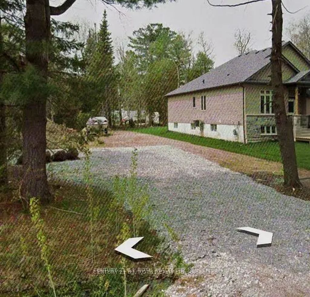 3196 Beach Avenue, Innisfil