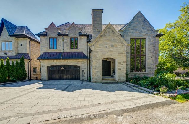 727 Sunset Beach Road, Richmond Hill