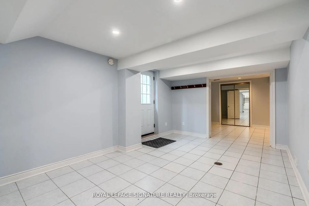 6 Robert Street, Markham