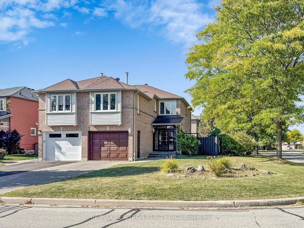 558 Willowick Drive, Newmarket
