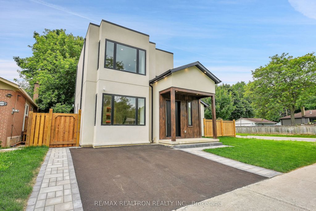 105 Murray Drive, Aurora