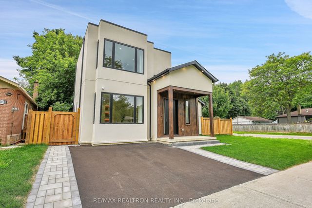 105 Murray Drive, Aurora