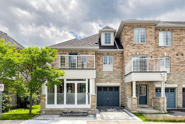 41 Prince Charles Way, Markham