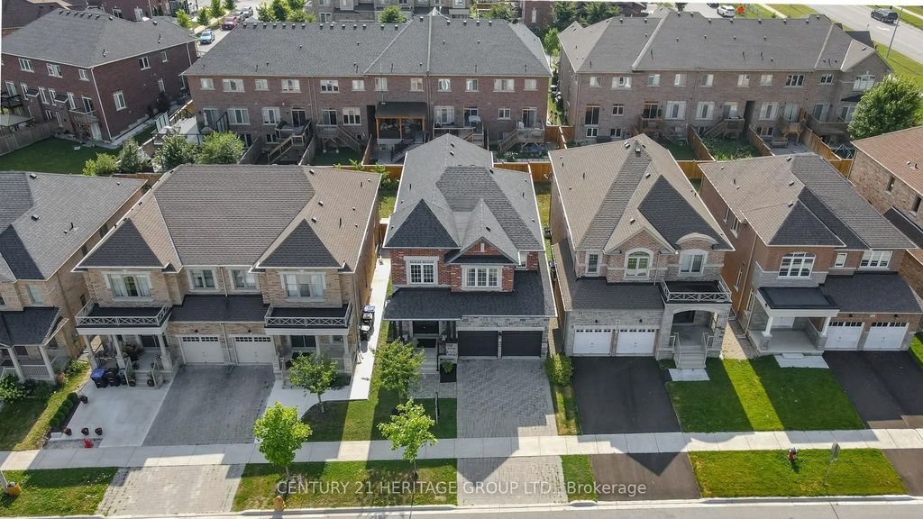 20 Barrow Avenue, Bradford West Gwillimbury