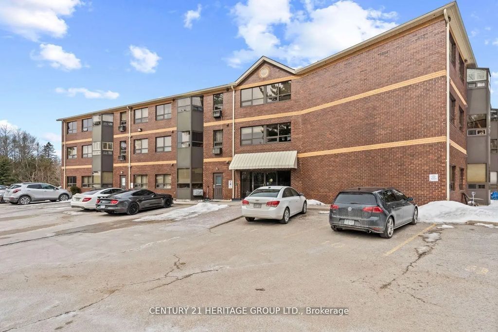 166 Olive Street 105, East Gwillimbury