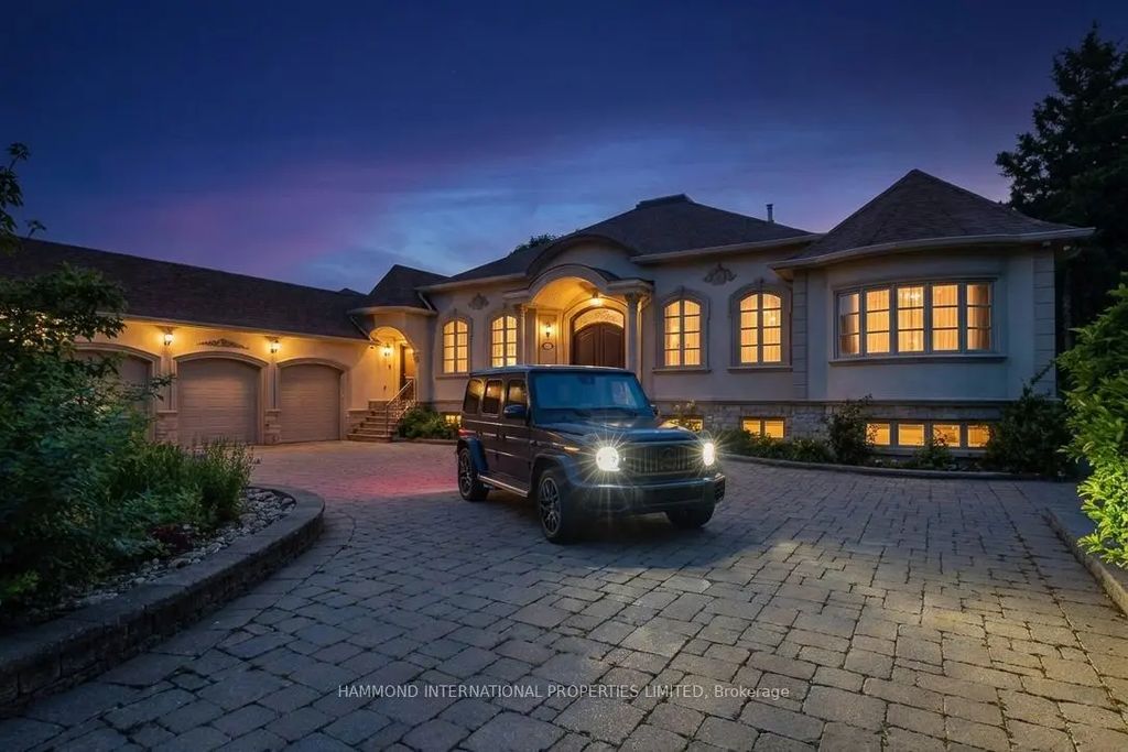 12 Denham Drive, Richmond Hill