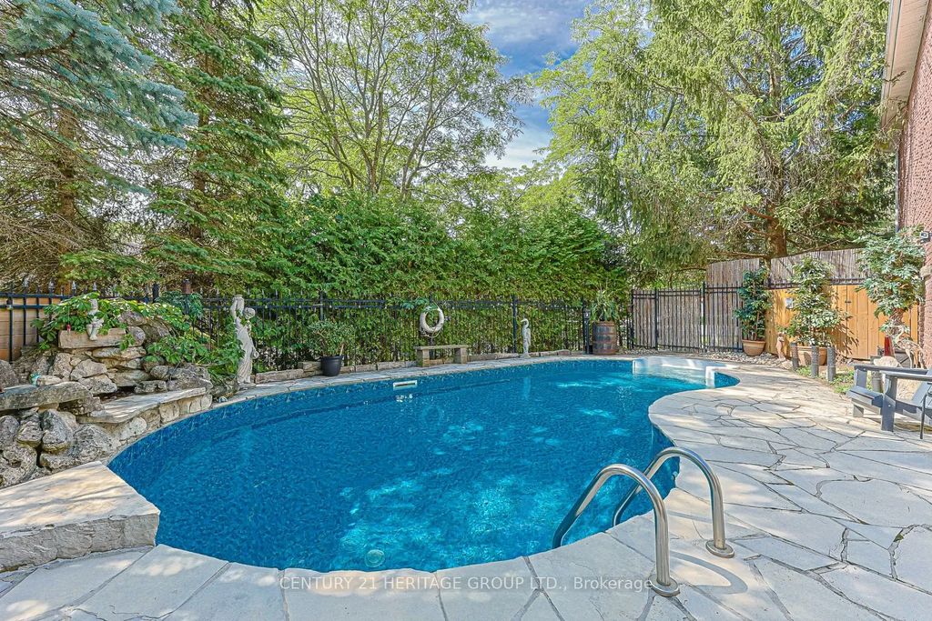 169 Delayne Drive, Aurora