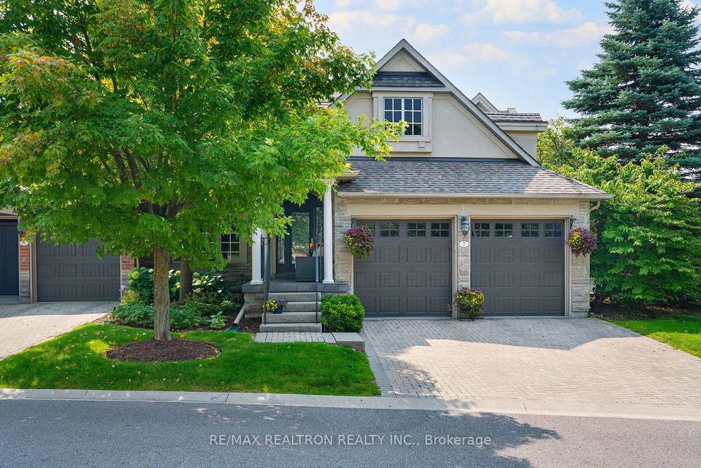 7 Wilton Trail, Aurora