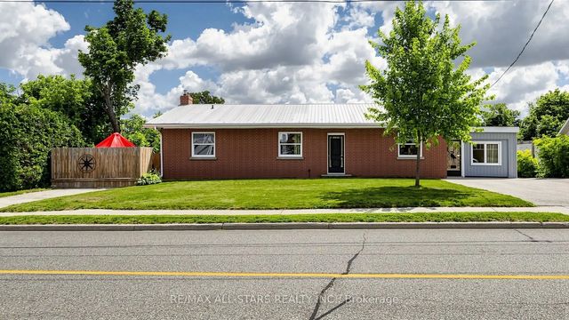 43 Toronto Street N, Uxbridge