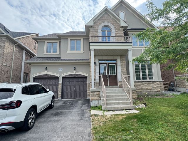 921 Goring Circle, Newmarket