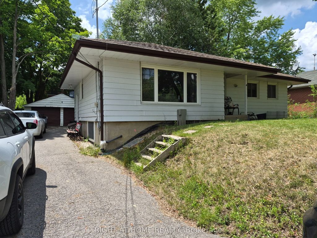 4 Wendy Way, Richmond Hill