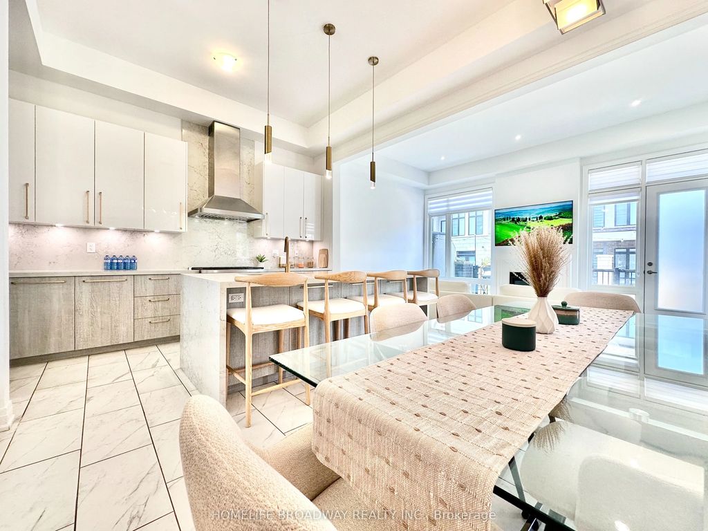 300 King Road, Richmond Hill