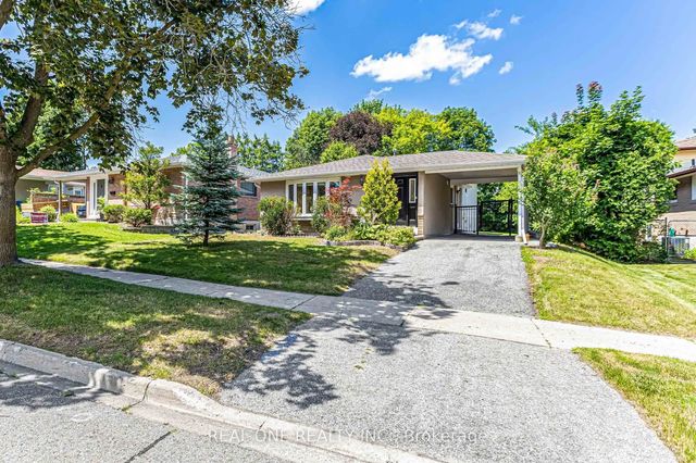 52 Devins Drive, Aurora