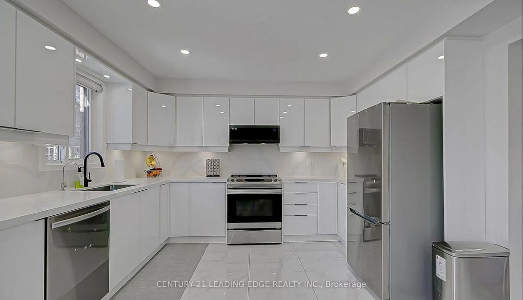 220 Olde Bayview Avenue, Richmond Hill