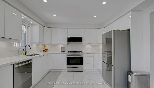 220 Olde Bayview Avenue, Richmond Hill