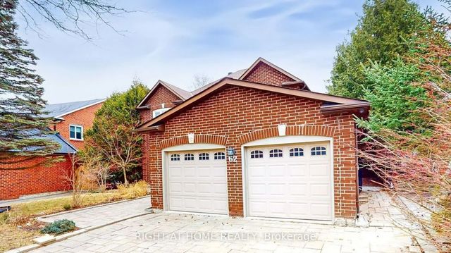 62 Mcclenny Drive Lower2, Aurora