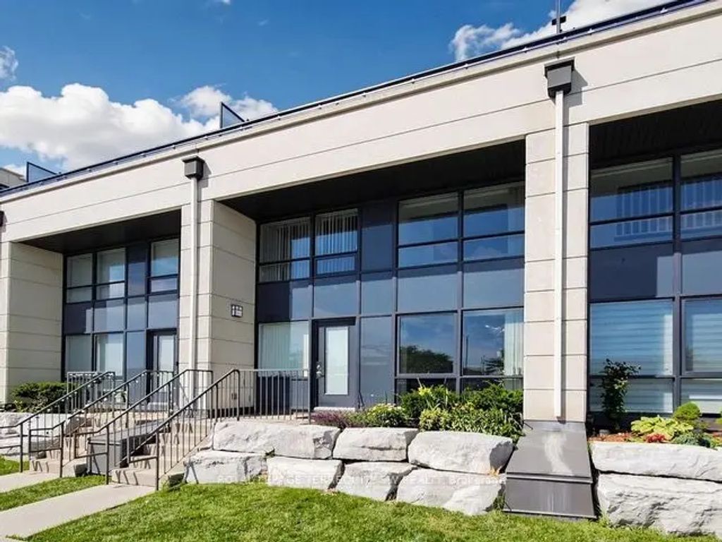 12 Woodstream Boulevard Th114, Vaughan