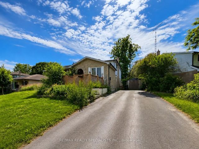 24 Stewart Avenue, New Tecumseth