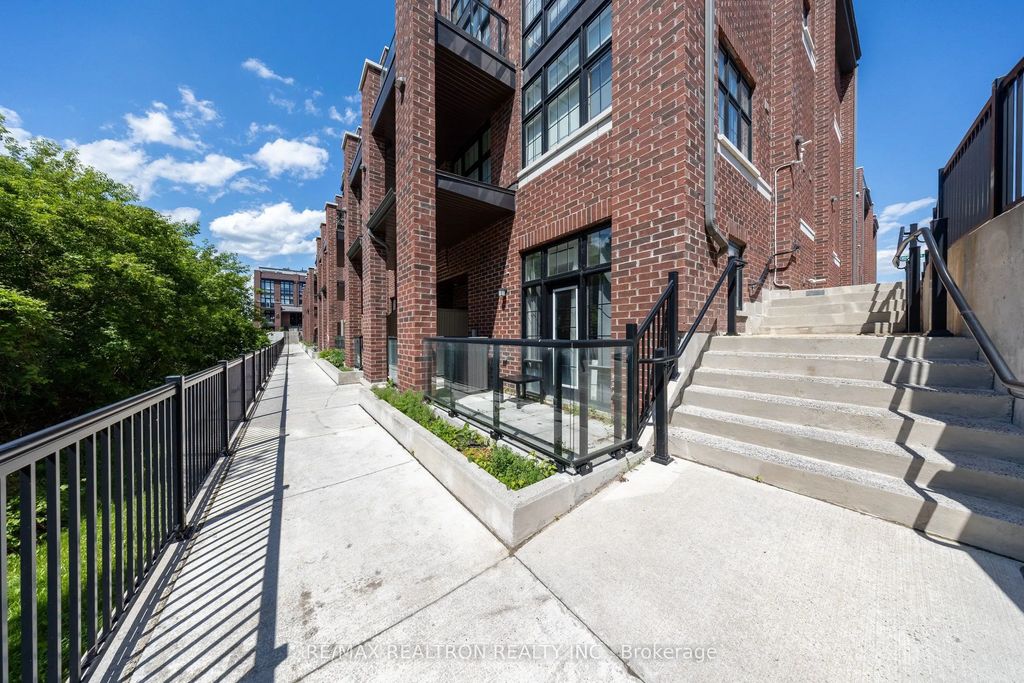 6 Whitaker Way 157, Whitchurch-Stouffville