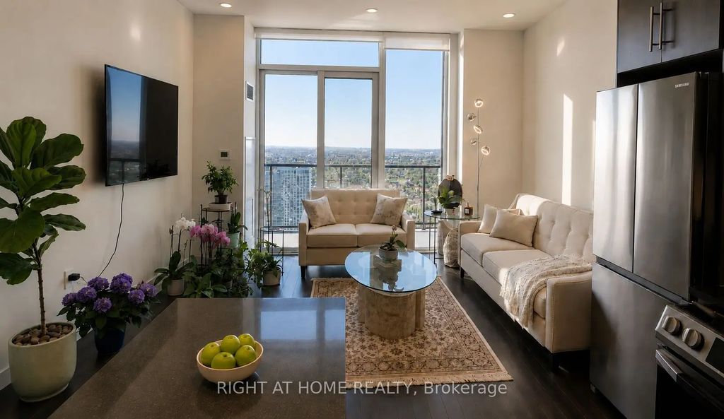 95 Oneida Crescent Ph12, Richmond Hill