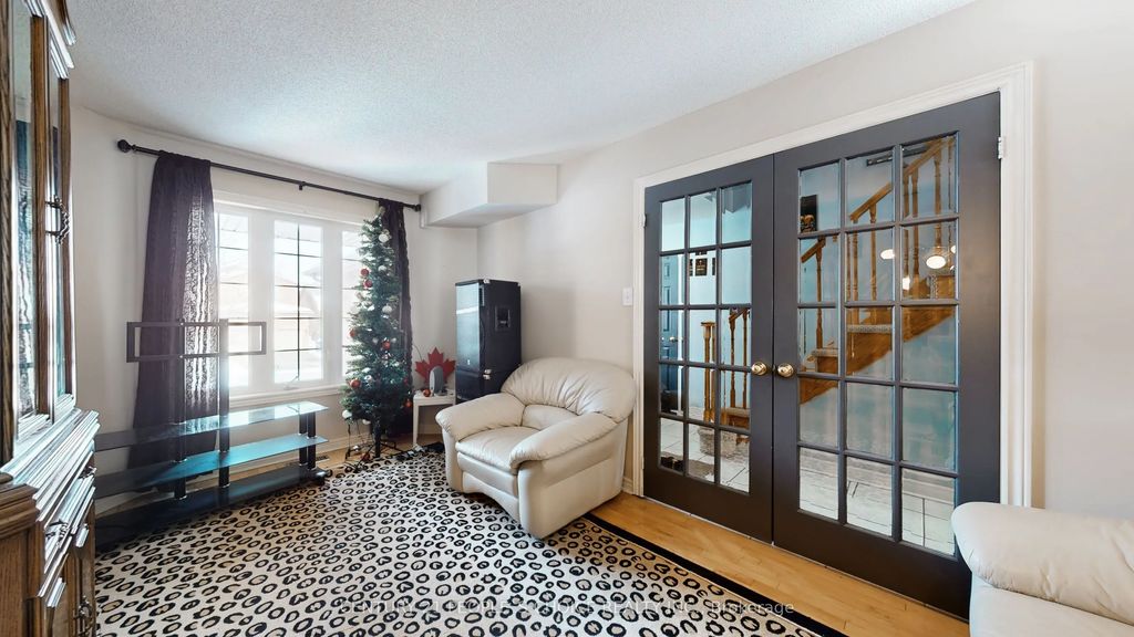 9 Roughley Street, Bradford West Gwillimbury