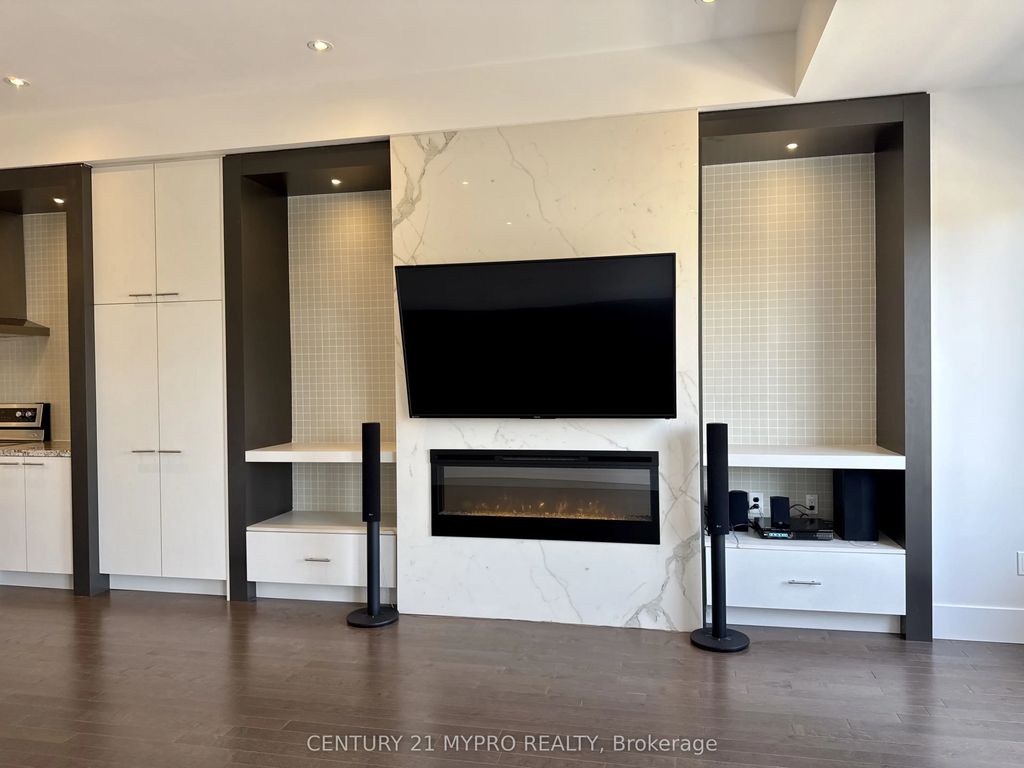 12 Ambler Lane, Richmond Hill