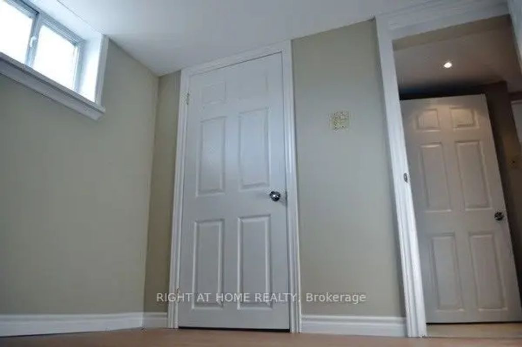 242 Demaine Crescent, Richmond Hill