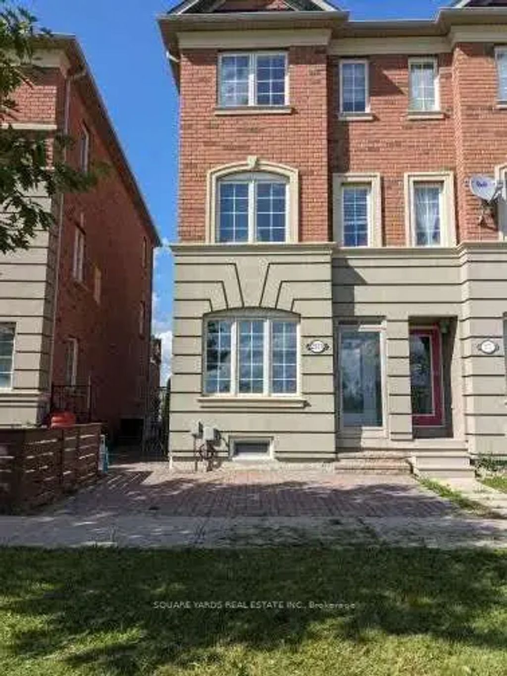 2570 Bur Oak Avenue, Markham