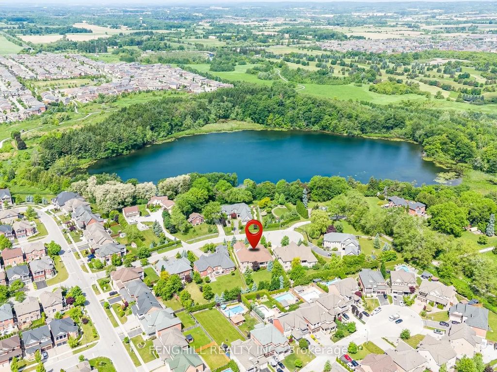 11 Macleod Estate Court, Richmond Hill