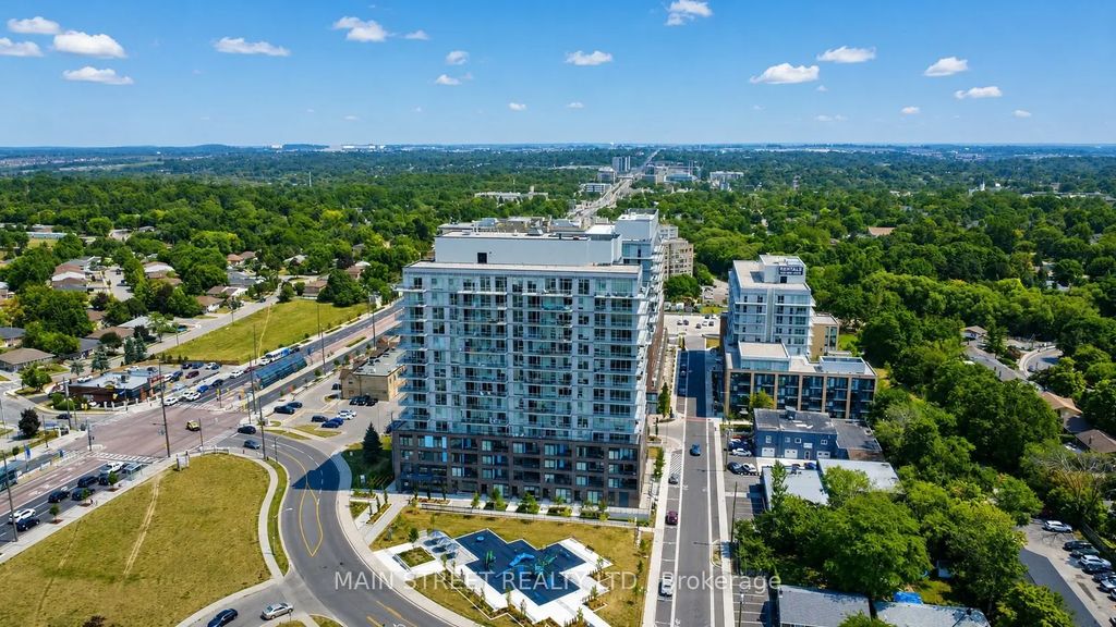 185 Deerfield Road Ph06, Newmarket