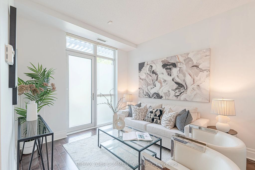 39 Upper Duke Crescent 102, Markham
