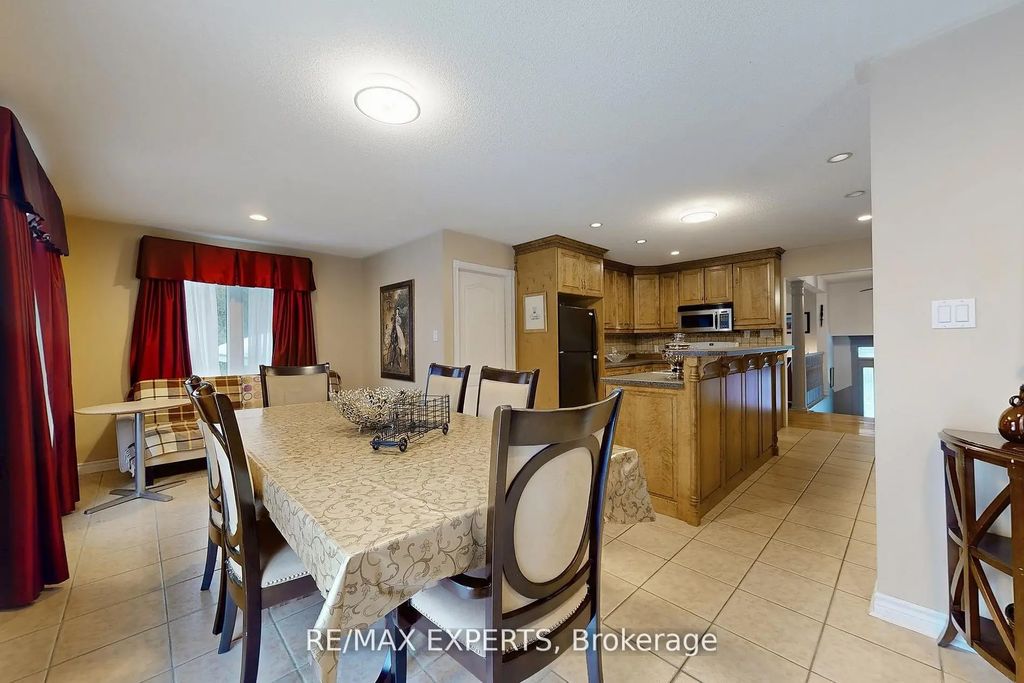 3180 Fleming Boulevard, Innisfil
