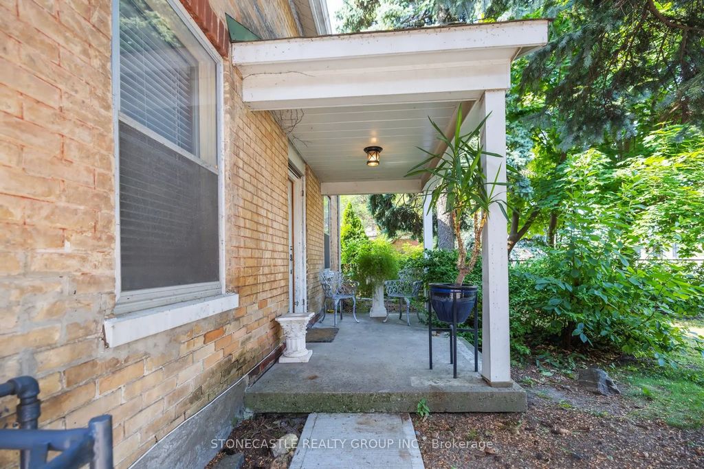 2321 Major Mackenzie Drive W, Vaughan