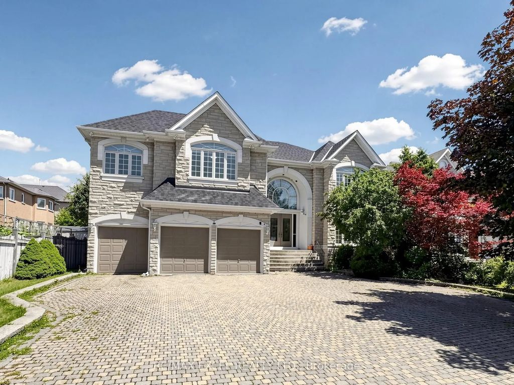 16 Frybrook Crescent, Richmond Hill